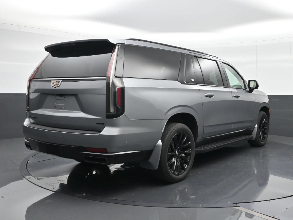 Used 2023 Cadillac Escalade ESV Sport w/ LPO, ONYX Package AWD/4WD image 5
