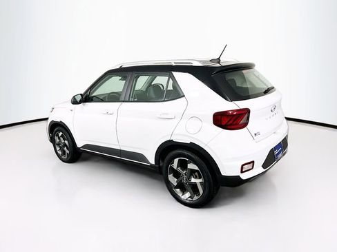 Certified 2023 Hyundai Venue Limited w/ Cargo Package image 5