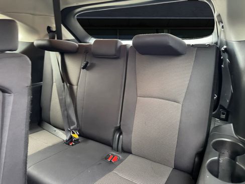 Used 2025 Toyota Highlander LE image 15