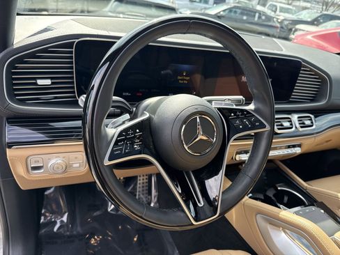 Used 2024 Mercedes-Benz GLS 450 4MATIC image 16