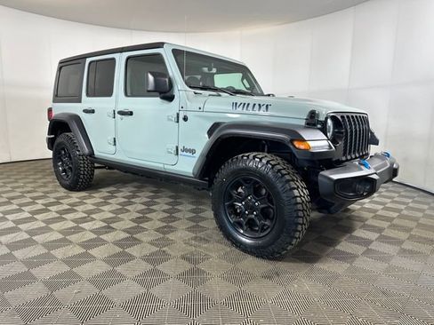 Used 2023 Jeep Wrangler Unlimited image 2