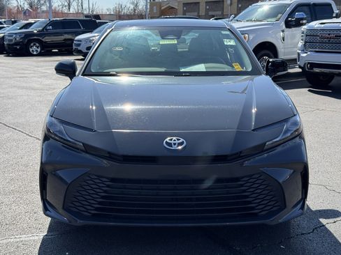 Used 2025 Toyota Camry LE image 13