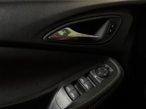 Used 2025 Buick Encore GX Preferred FWD image 19