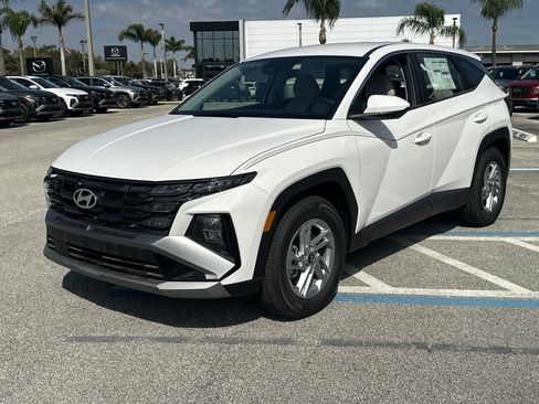 New 2026 Hyundai Tucson SE FWD image 2