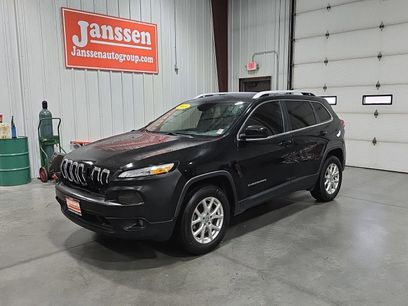 Used 2018 Jeep Cherokee Latitude w/ Cold Weather Group