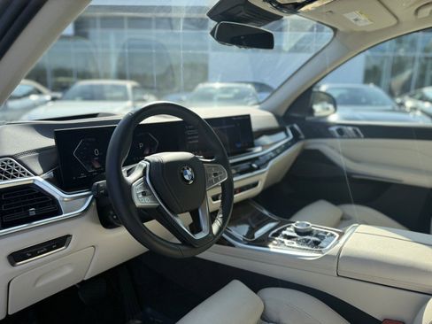 Certified 2025 BMW X7 xDrive40i w/ Executive Package image 12