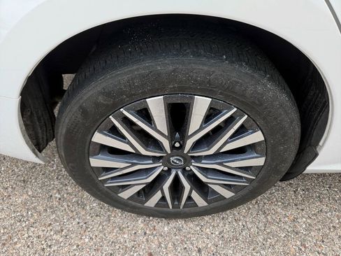 Used 2025 Nissan Altima 2.5 SV FWD image 31