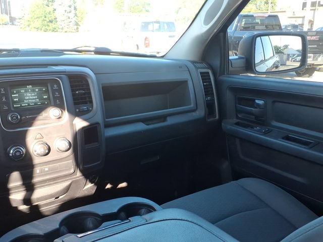 Used 2018 RAM 1500 Express w/ Black Ram 1500 Express Group AWD/4WD image 13