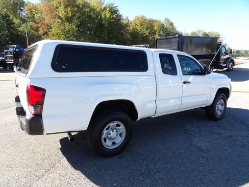 Used 2021 Toyota Tacoma SR RWD image 8