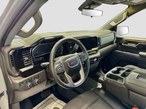 Used 2024 GMC Sierra 1500 Elevation w/ X31 Off-Road Package AWD/4WD image 9