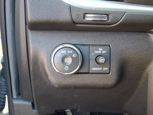 Used 2017 Chevrolet Traverse LT image 21