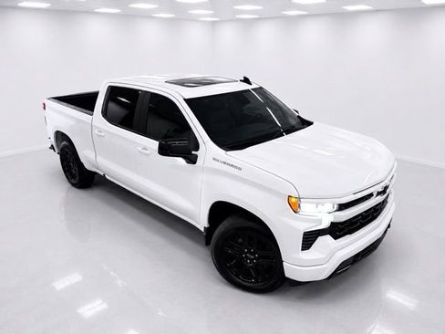 Used 2025 Chevrolet Silverado 1500 RST w/ Convenience Package II AWD/4WD image 2