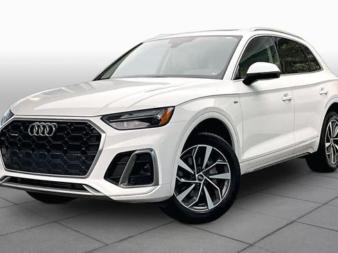 Certified 2023 Audi Q5 2.0T Premium w/ Convenience Package AWD/4WD image 2