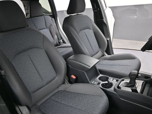 Used 2025 Subaru Forester Premium AWD/4WD image 31