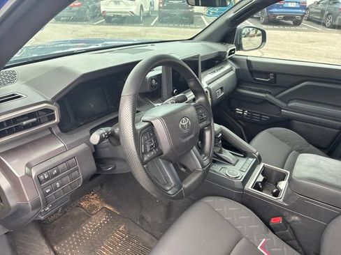 Used 2025 Toyota Tacoma SR5 RWD image 91