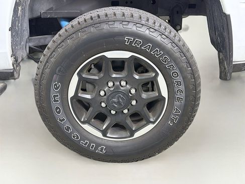 Used 2025 RAM 2500 Laramie AWD/4WD image 34