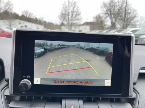 Used 2025 Toyota RAV4 XLE image 18