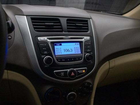 Used 2014 Hyundai Accent GLS image 31