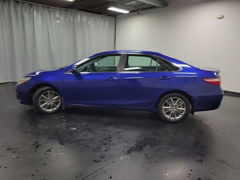Used 2015 Toyota Camry SE FWD image 5