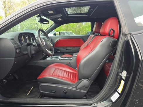 Used 2014 Dodge Challenger SXT Plus image 13