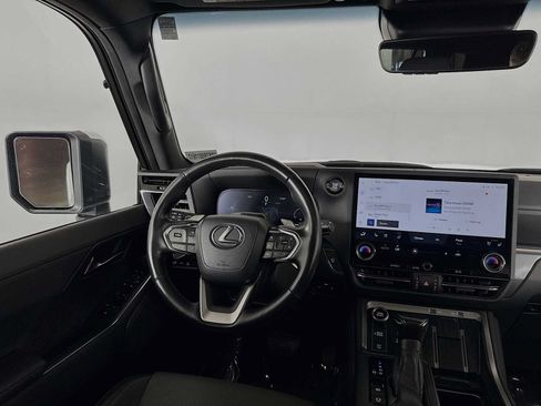 Used 2024 Lexus GX 550 w/ Accessory Package (2T) AWD/4WD image 24
