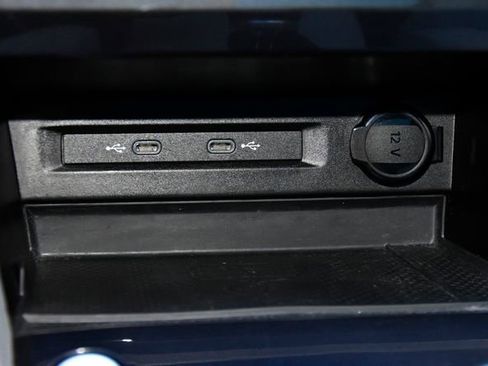 Used 2023 Volkswagen Tiguan SE R-Line image 23