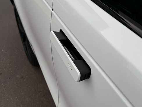 Used 2024 Land Rover Range Rover Velar S image 17