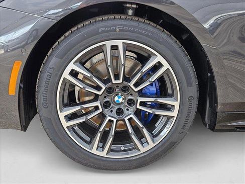 Used 2026 BMW 530i w/ M Sport Package image 9