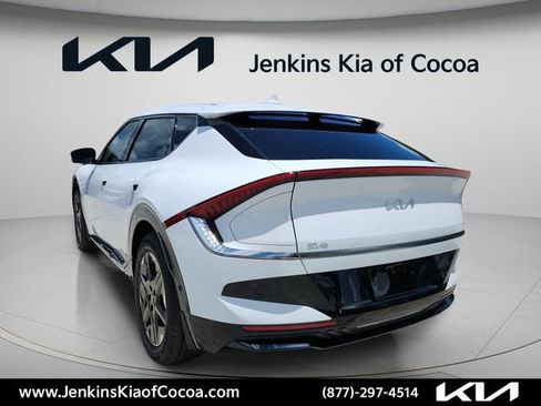 New 2026 Kia EV6 Wind RWD image 7