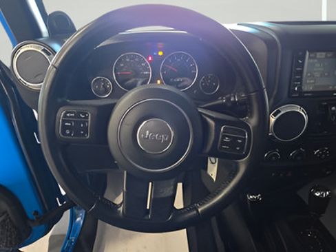 Used 2012 Jeep Wrangler Unlimited Sahara w/ Connectivity Group AWD/4WD image 14