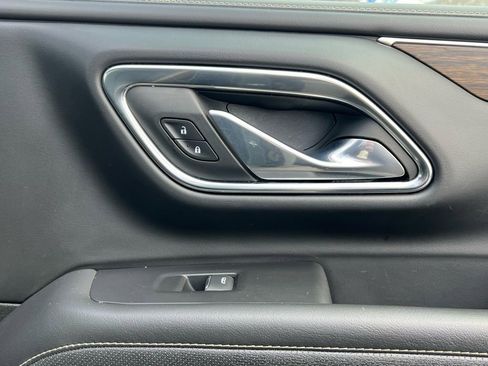 Certified 2023 Chevrolet Suburban Premier AWD/4WD image 15