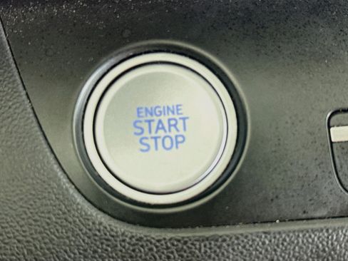 Used 2023 Hyundai Elantra Limited FWD image 21