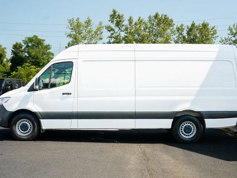 Used 2022 Mercedes-Benz Sprinter 2500 image 8