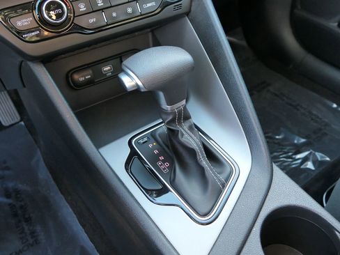 Used 2022 Kia Niro LX image 20