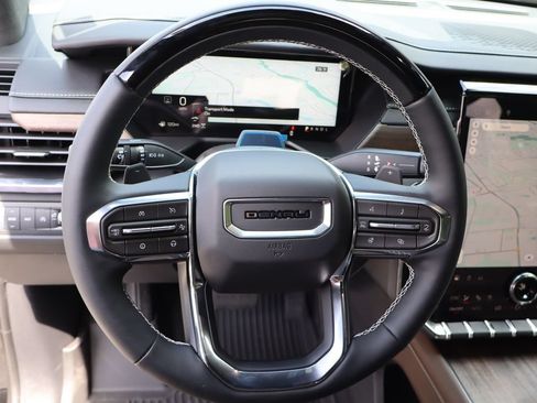 New 2026 GMC Acadia Denali Ultimate w/ LPO, Floor Liner Package AWD/4WD image 15