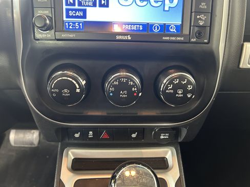 Used 2016 Jeep Compass Latitude AWD/4WD image 19
