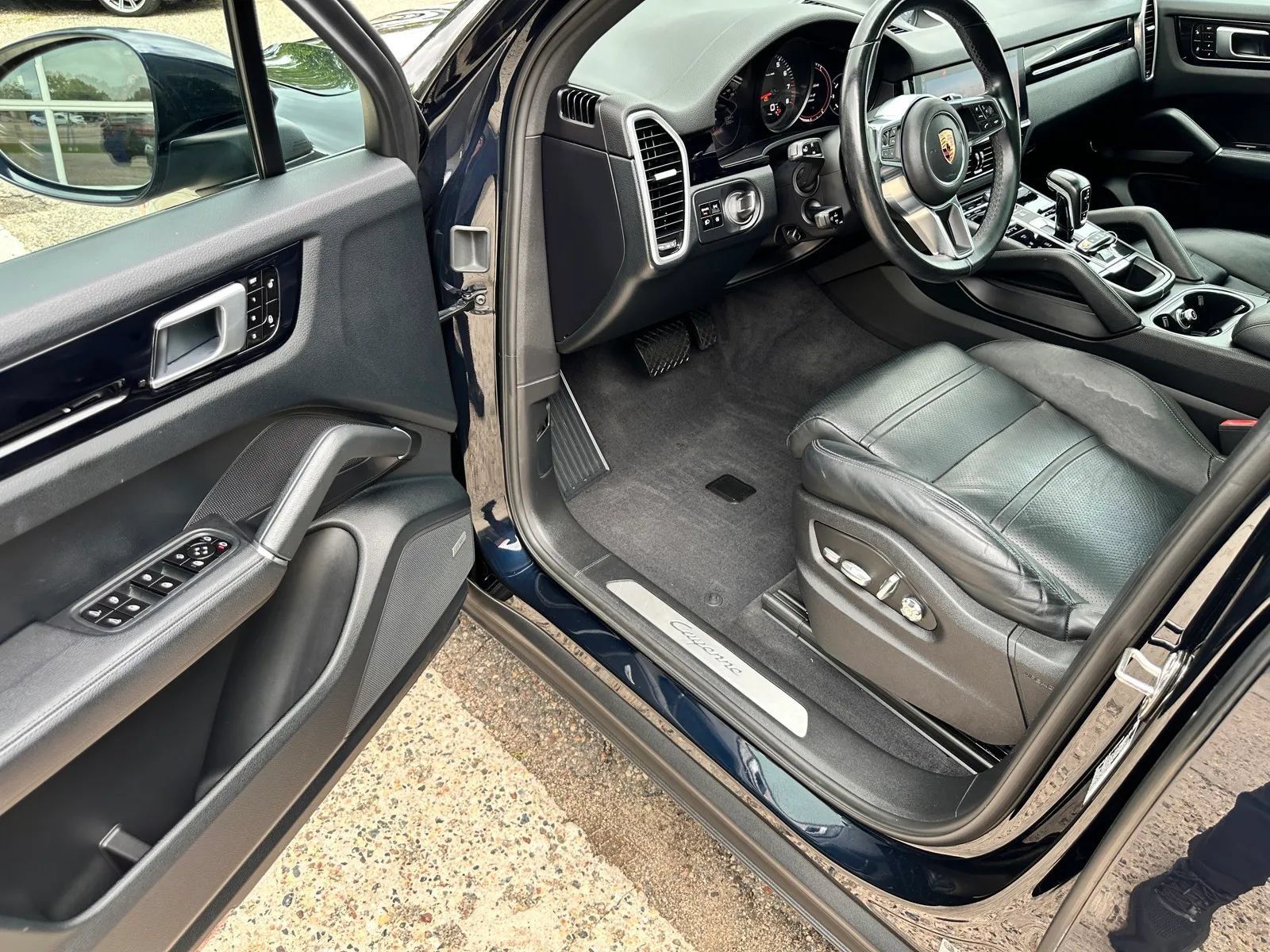 Used 2019 Porsche Cayenne AWD/4WD image 9