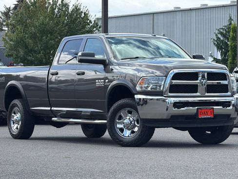 Used 2018 RAM 2500 Tradesman w/ Chrome Appearance Group AWD/4WD image 2