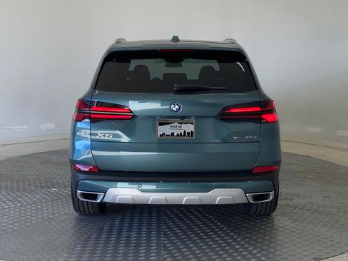 New 2026 BMW X5 xDrive50e w/ Premium Package image 9