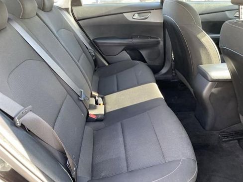 Certified 2021 Kia Forte LXS image 31