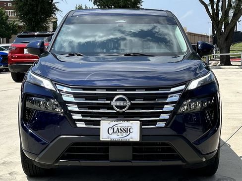 Used 2024 Nissan Rogue SV FWD image 9