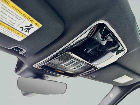 Used 2018 Land Rover Range Rover Sport HSE image 33