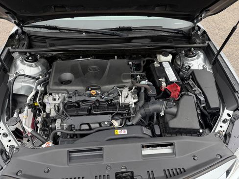 Used 2020 Toyota Camry LE image 13