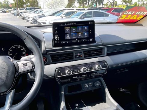 Used 2025 Honda Pilot EX-L image 7