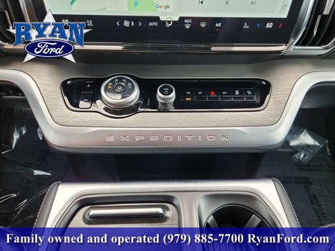 Certified 2025 Ford Expedition Max Platinum AWD/4WD image 14