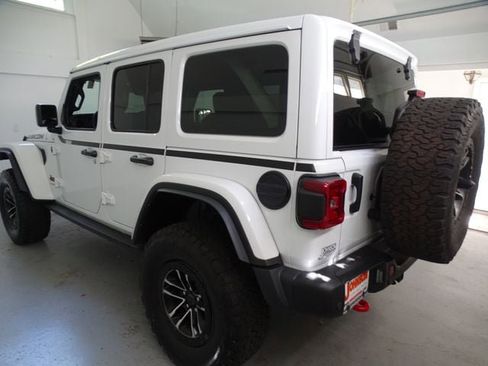 Certified 2024 Jeep Wrangler Unlimited Rubicon AWD/4WD image 19
