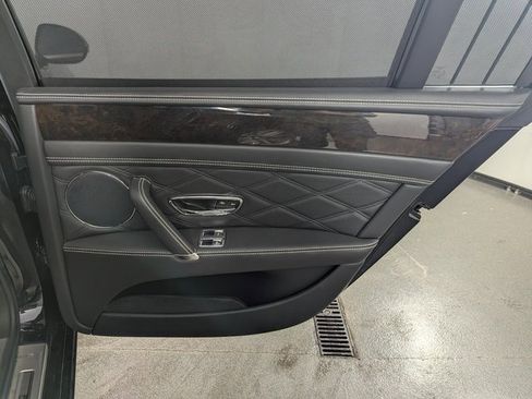 Used 2014 Bentley Flying Spur W12 image 19