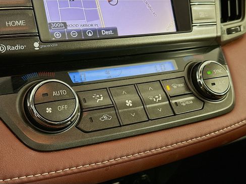 Used 2014 Toyota RAV4 Limited image 24