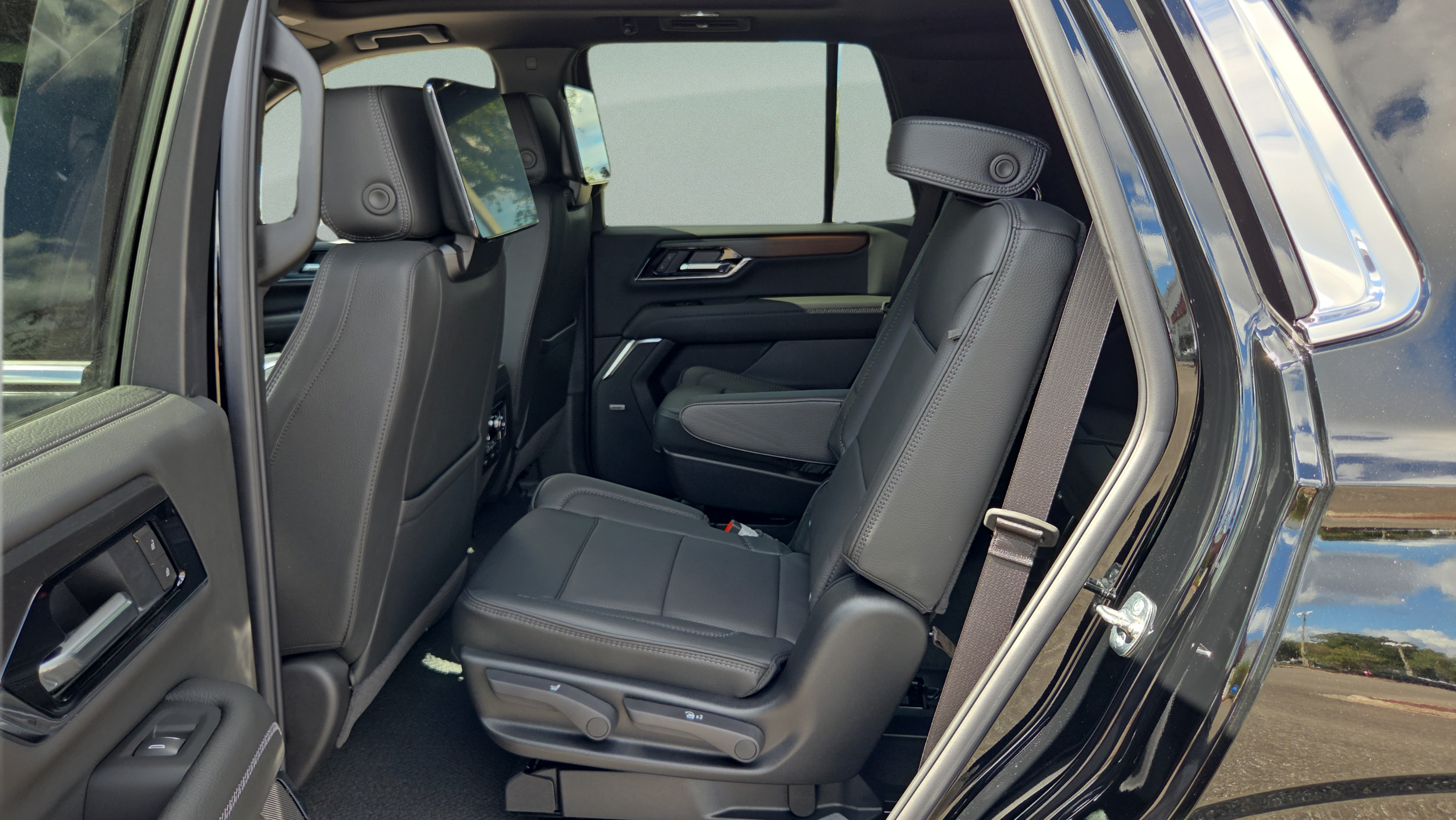New 2026 GMC Yukon Denali w/ Denali Reserve Package RWD image 10