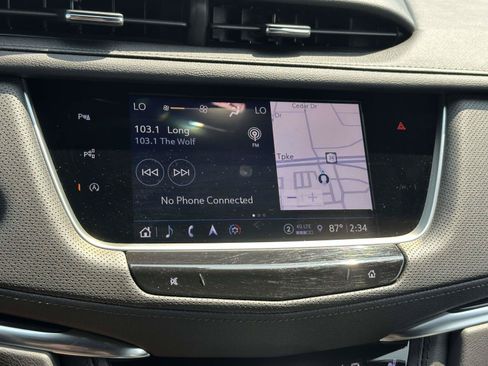 Certified 2023 Cadillac XT5 Premium Luxury w/ Technology Package AWD/4WD image 16